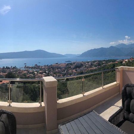 Villa Travertino Tivat Bagian luar foto