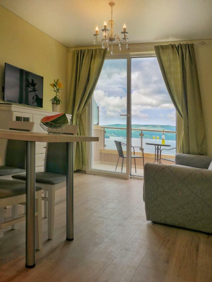 Villa Travertino Tivat Bagian luar foto