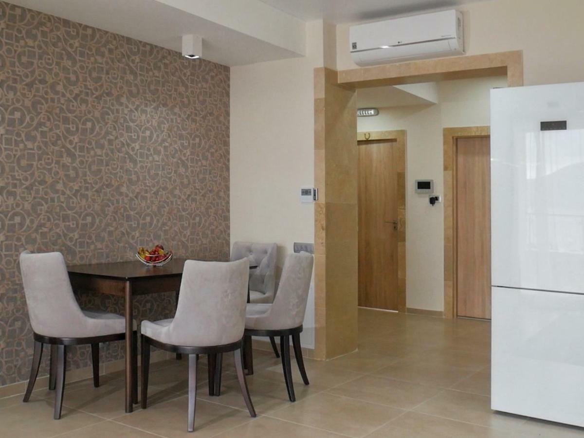 Villa Travertino Tivat Bagian luar foto