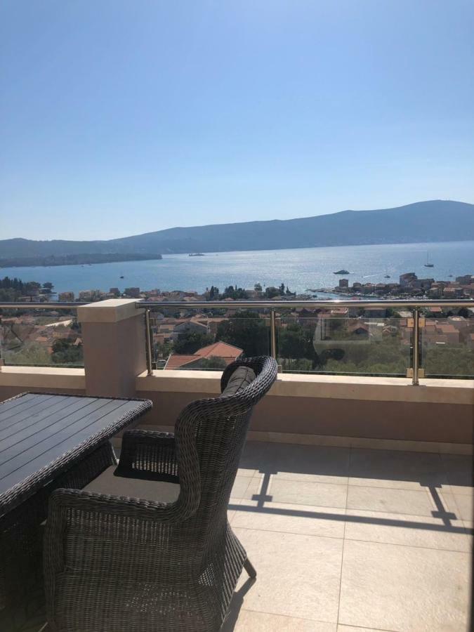 Villa Travertino Tivat Bagian luar foto