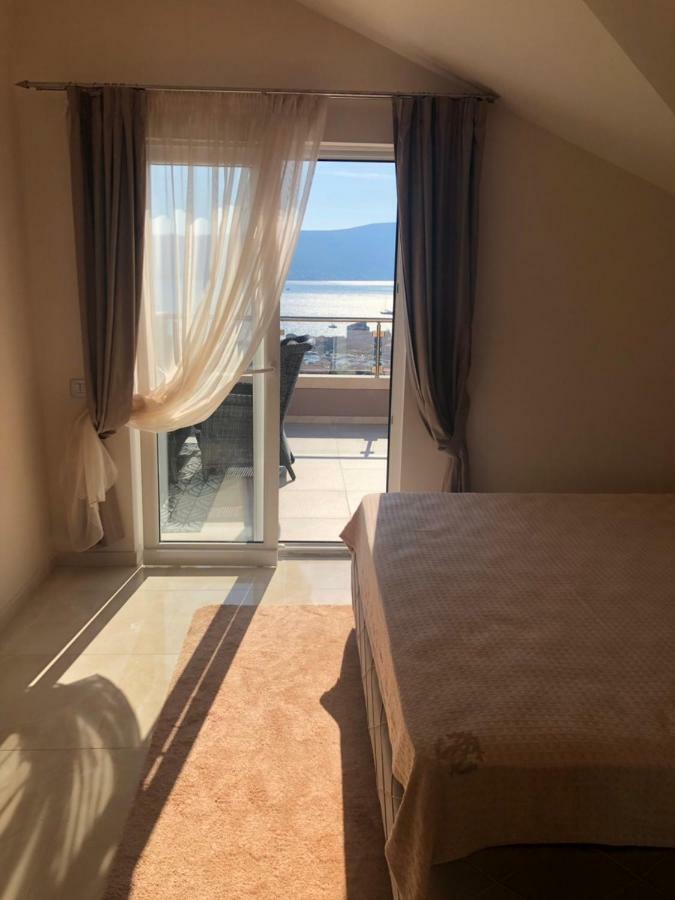 Villa Travertino Tivat Bagian luar foto