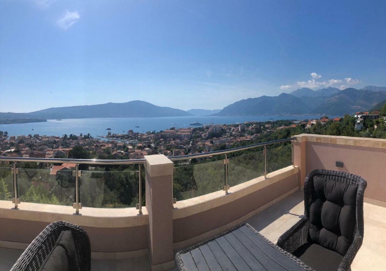 Villa Travertino Tivat Bagian luar foto