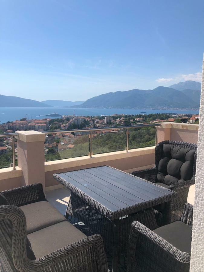 Villa Travertino Tivat Bagian luar foto